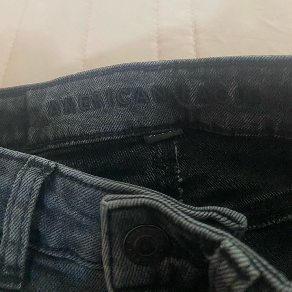 American Eagle High/Mid-Rise Stretch Mom Jeans - Picture 4 of 6